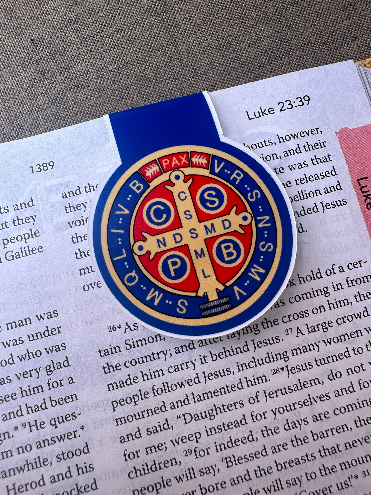 Magnetic Bookmark Saint Benedict Medal (color)