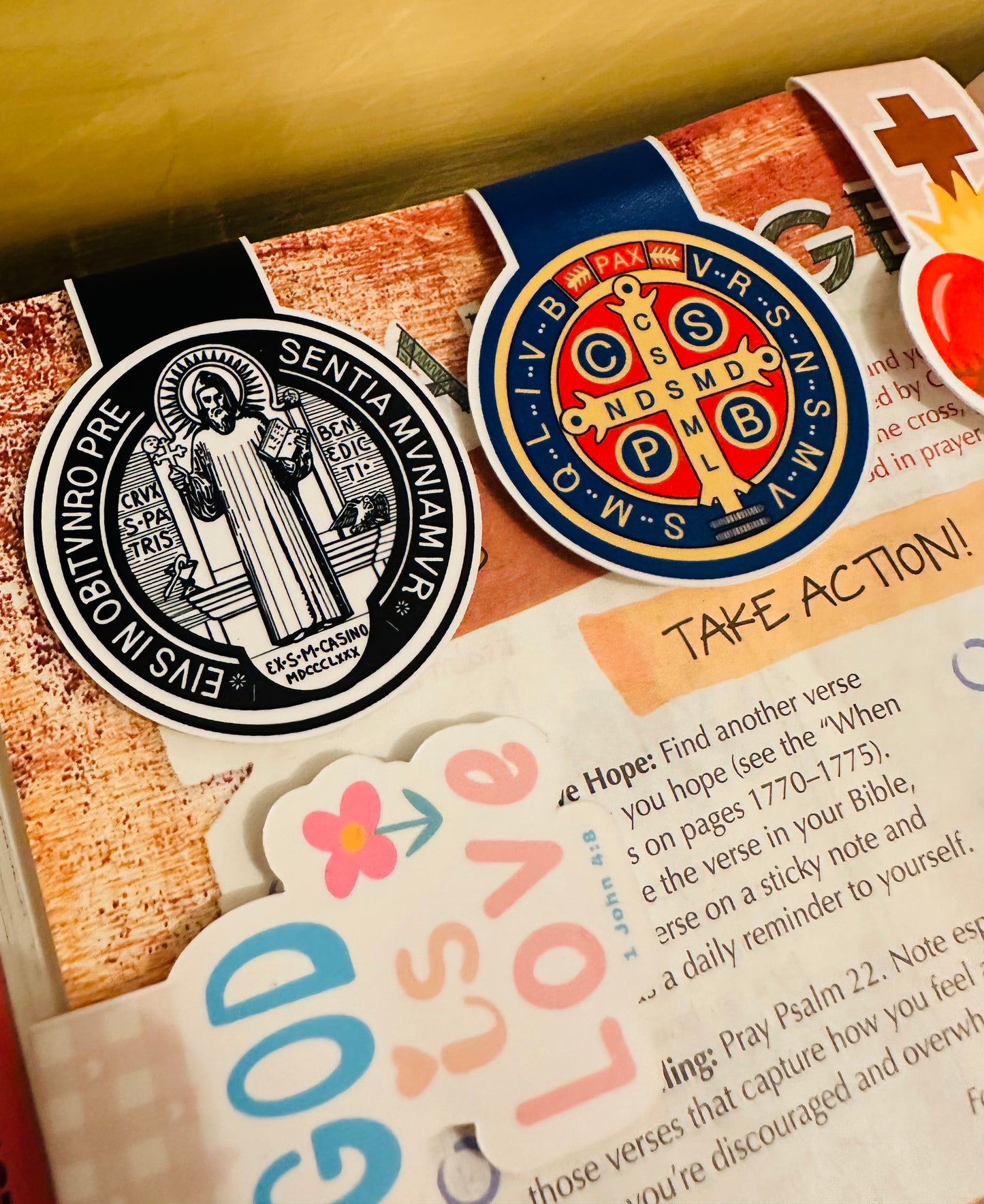 Magnetic Bookmark Saint Benedict Medal black and white