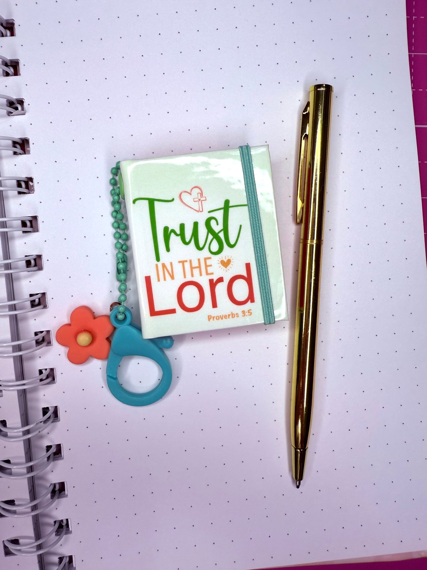 Stick Notes Keychain Trust in the Lord